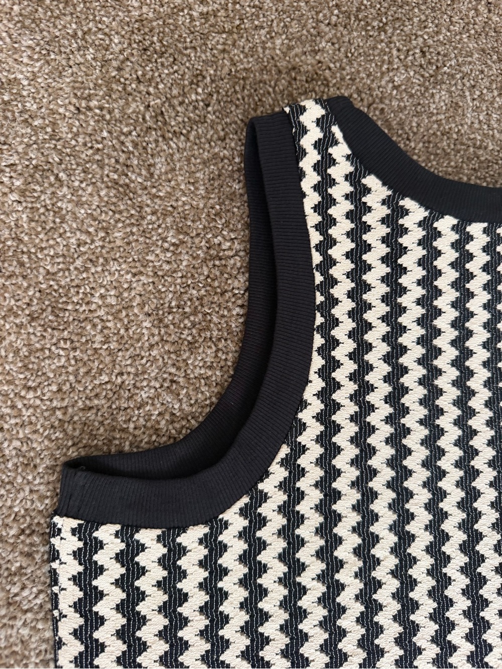 LAST CHANCE ☀️ NWOT LOFT Black and White Zigzag Sleeveless Midi Dress - Picture 14 of 14